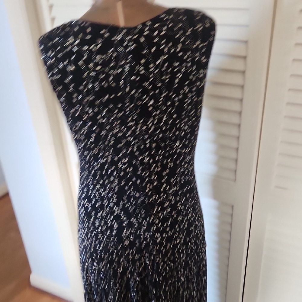 Vintage Ronni Nicole Ouida Black and Silver Glitter Vine Sleeveless Formal Gown - Picture 8 of 8